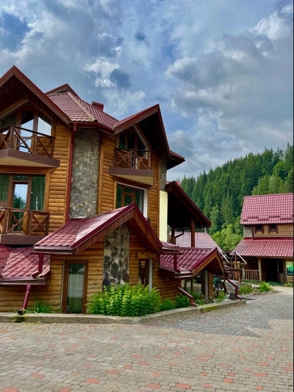 Girskiy Prutets Hotel
